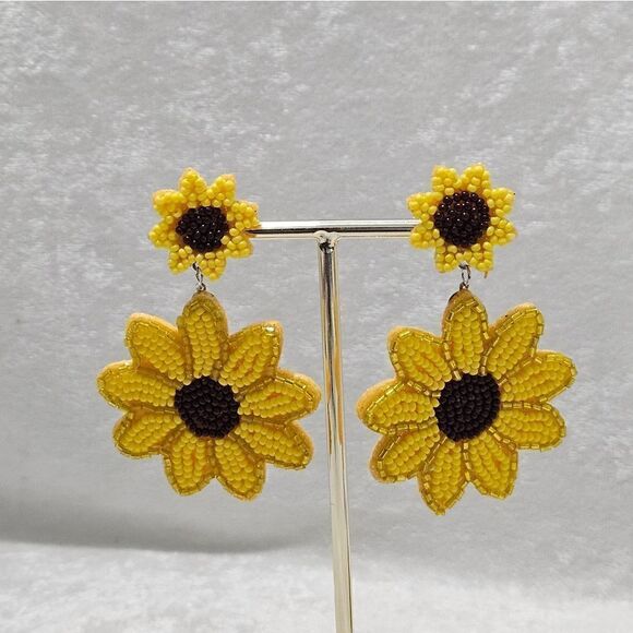 🌻Set of 3-Sunflower hand beaded earrings. NEW - Picture 2 of 9